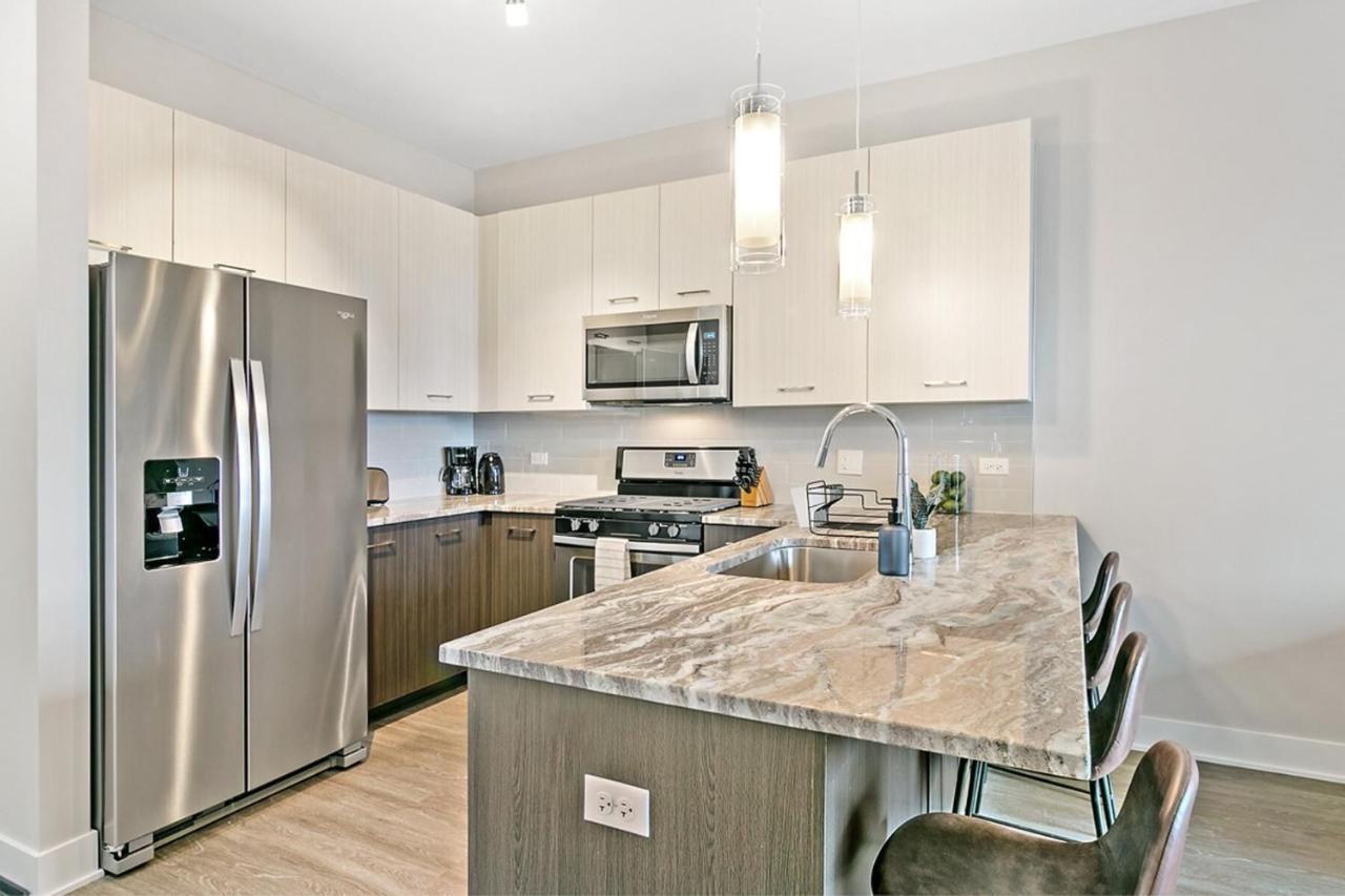 Bright & Comfortable Oakbrook 2Br Apt Free Parking - Ob 1 Lejlighed Oakbrook Terrace Eksteriør billede